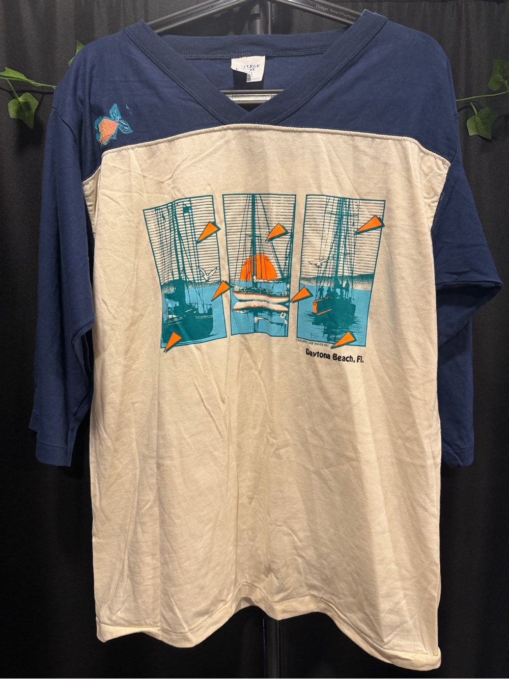 Vintage Daytona Beach Graphic Raglan Shirt - Navy & Cream